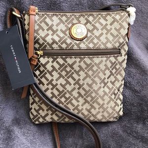 NWT Tommy Hilfiger Crossbody